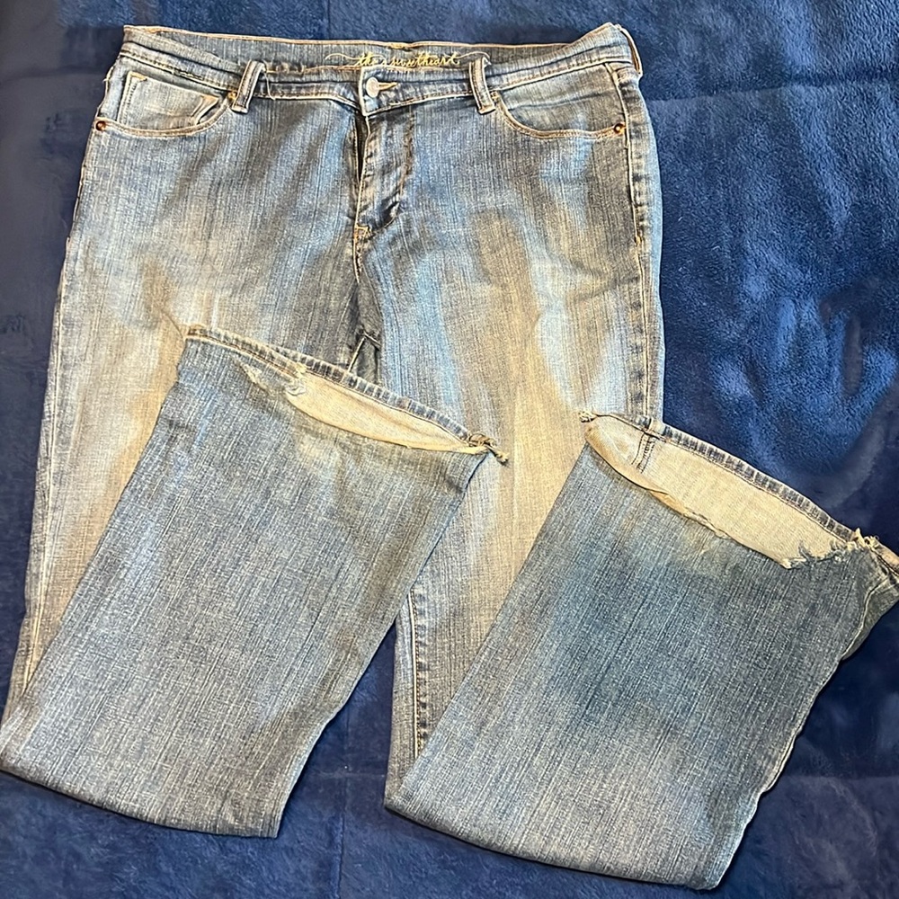 NWOT Old Navy Rockstar Sweetheart Classic Rise Flare Stretch Blue Jeans